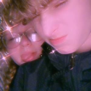 Meet your Posher, Chloe